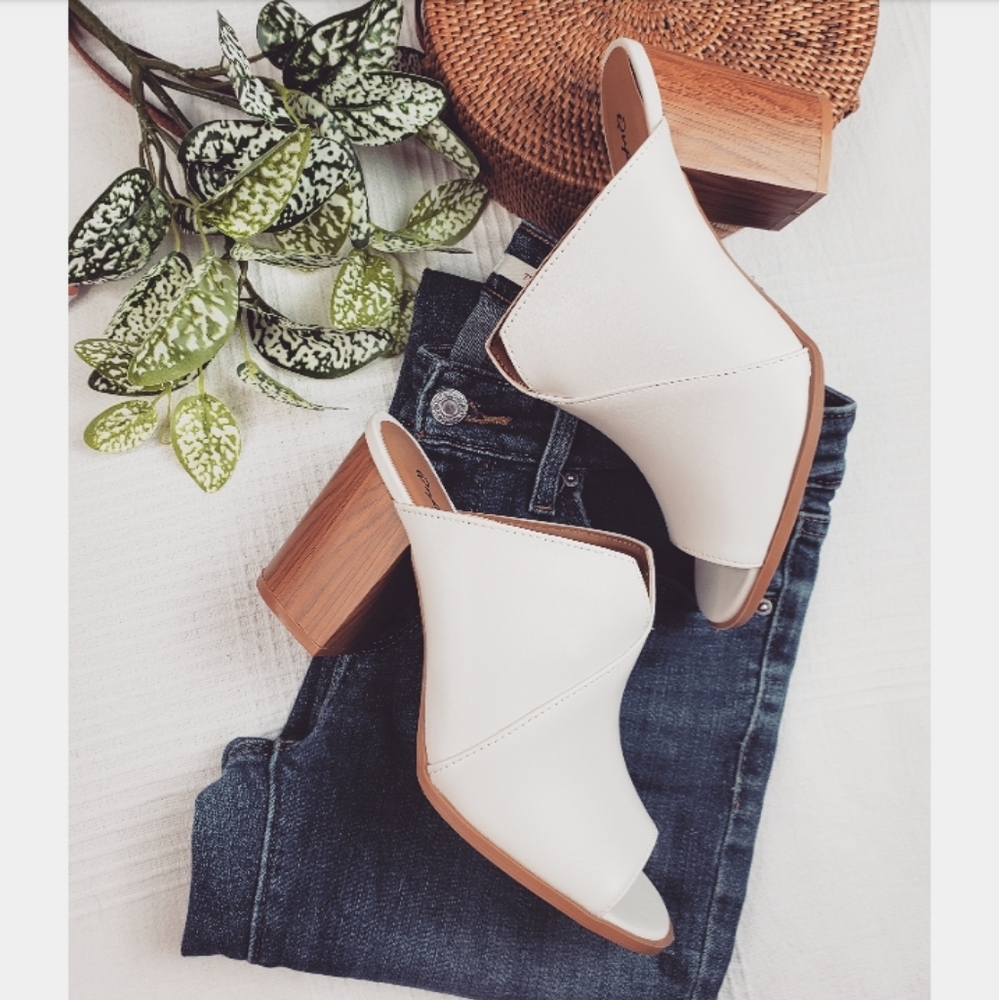 🚨END OF SUMMER SALE// white heel